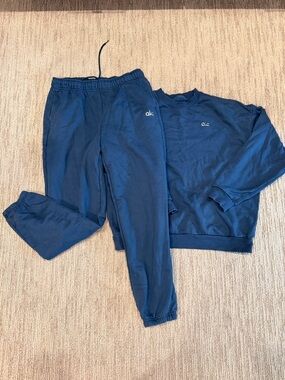 ALO Yoga Navy Blue Sweatshirt and Joggers Set